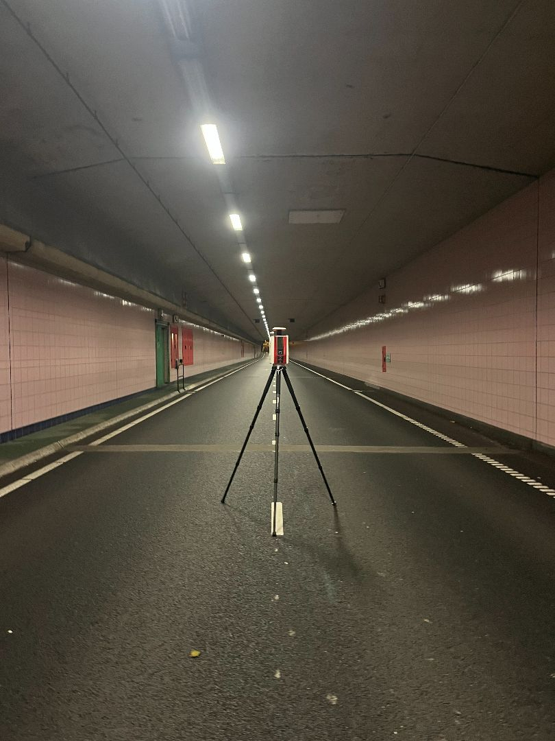 laserscanning-nacht-3d-inmeten-tunnel-leiden-leap3d-vialis